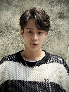 ロンド アンブル 四条烏丸(Lond ambre) 萱原大幹 センターパート/眉毛/短髪/メンズカット