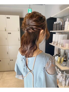 ディーエックス スリー(Dxxxx III) ハーフアップ　編みおろし　ヘアセット