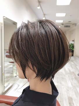 アルカナ(Arcana) 前下りショートボブ/前髪ありショートカット