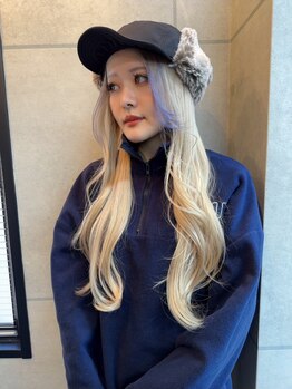 ステラ(stella)の写真/トレンドカラーは透明感溢れるやわらかベージュカラー♪透明感のある外国人風の色味を再現します。