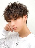 スパイラルパーマツイストパーマアップバング短髪メッシュ