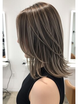 エル 新小岩(elu) 美髪/ワイドバング/レイヤーカット/くすみベージュ/新小岩駅