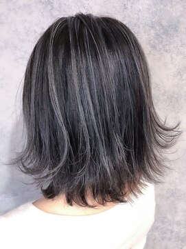 ヘアサロン アティリー(Hair Salon Attirer) 西梅田/ボブ/グレーベージュ/白髪ぼかし/ハイライト/ベージュ