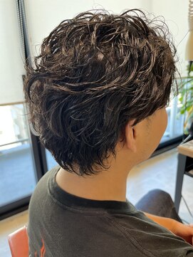 シオ 流山おおたかの森(Sio) スパイラルメンズショートパーマ