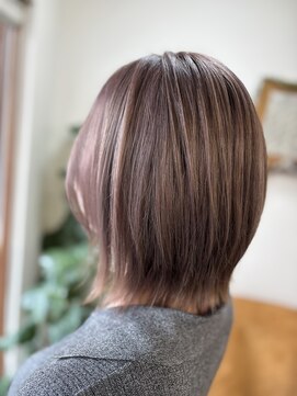 エルフゥ(Elle fou) ピンクベージュ　ナチュラルウルフ