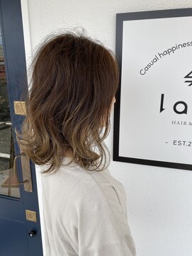 ラキ(laki) ベージュ×グラデーションカラー