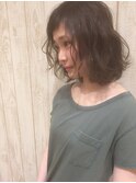 無造作カールがオシャレな伸ばしかけフレンチボブ