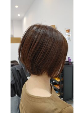 ウトシティ すっきりとしたショートボブ