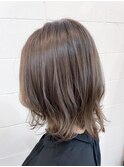 外はハネミディアムナチュラルブラウンツヤ髪顔回りレイヤー