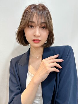 アイトーキョーエス 渋谷(AI TOKYO S) 斜めバング/シルキーベージュ/ブラントカット[渋谷駅]