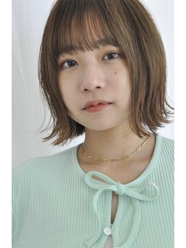 トリッカ 代官山(tricca) シンプルボブ/外ハネ/小顔バング/透明感ベージュ