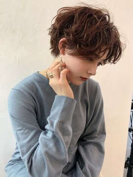 ホロ(hollo) プードルパーマショートハンサムショートパーマ