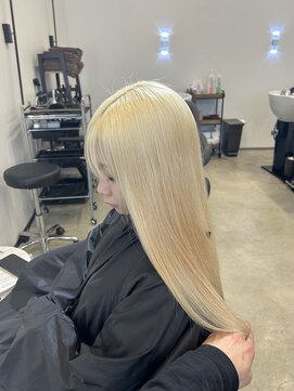 クオン 伊勢崎(QUON.) 抜きっぱなしブロンド/ブリーチカラー/ハイトーンカラー