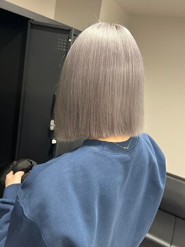 ベレーザ 渋谷(BELEZA) 11399艶髪ホワイトブロンド切りっぱなしボブ韓国マロンベージュ