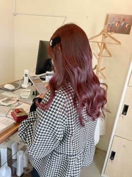 マインドヘアー(MiND HAiR) ボルドーレッドカラー＿ゆる巻きロング＿ツヤカール_122
