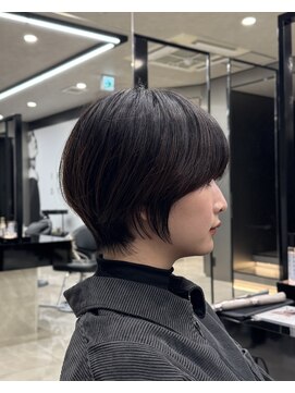 ハルキミナト ジャパン トウキョウ(HARUKI MINATO japan TOKYO) 20代30代/丸みショート/クビレ/前髪あり/表参道