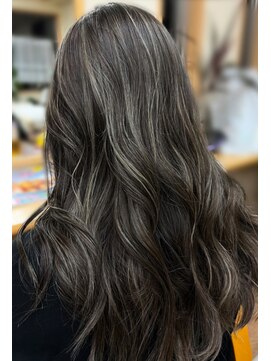 コントラスト多めのハイライト