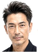 デキる男の品格。大人のアップバングショート
