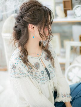 モッズヘア 越谷(mod's hair) オリーブグレーシニヨンヘア小顔ハーフアップa