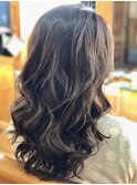 スモーキーグレージュ×大人かわいい無造作ラフウェーブ