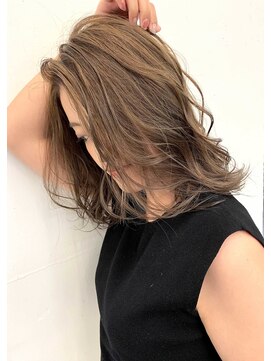 ラエティス(Laetus) ナチュラルハイライト30代ミディスタイル/30代40代50代お任せ