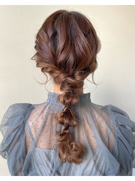 ホワイトルーム(White Room) 編みおろし ヘアアレンジ