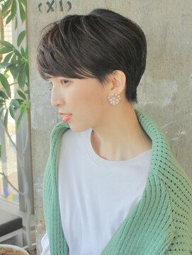 ロビー 表参道(ROBBY) 耳掛けショートレイヤー／前髪あり／表参道／30代40代50代