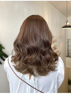 ヘアアンドメイク スタジオ ミムロ(HAIR&MAKE STUDIO MIMURO) 韓国風くびれミディアム・ミルクティーベージュ