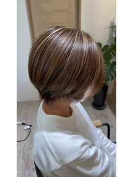 カシェット(cachette) ブリーチハイライト(抜きっぱなし