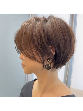 ビュー フクオカ(VIEW FUKUOKA) モードに大人可愛いダークアッシュイメチェンショートボブ