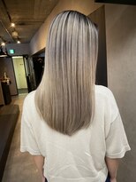 サニー 渋谷(SUNNY)&nbsp;バレイヤージュ、ハイライト、レイヤーロング、グレーベージュ