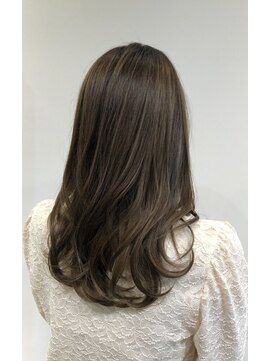 ロウブ(roubu.) ミディアムヘアハイライトバレイヤージュボブウルフショート