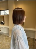 明るめベージュのぱつボブ