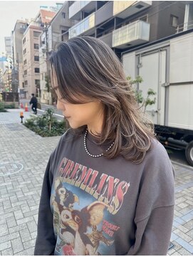 ヌエン 渋谷(NU/EN) グレージュミディアムハイライト