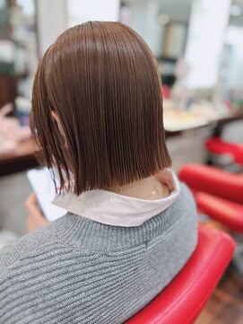 カラーズアンドロッソ(Colors&Rosso) 切りっぱなしミニボブ