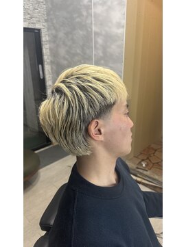アシリ(asir) もみあげだけ刈り上げて、動きのあるメリハリテーパー