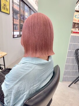 ヒビヲ 天神警固(HIBIO) ショートボブ切りっぱなしボブタッセルボブブリーチダブルカラー