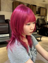 フェイス 石川町 (FACE)&nbsp;鮮やかなピンクカラーに、 軽さのあるレイヤースタイル