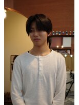エディ(Edy)&nbsp;メンズセンターパートブラウンカラー韓国ヘア眉毛カット岡山