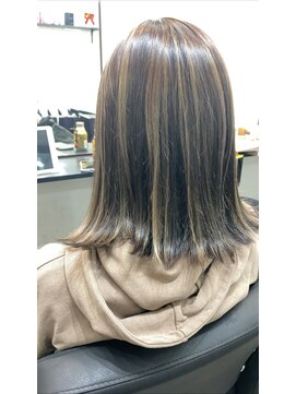 ホワイト(WHITE) ハイライト