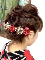 ベベ(bebe’) 上品に可愛いヘアアレンジ♪