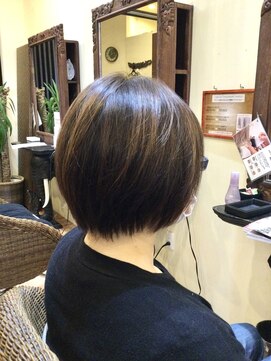 ヘアーリゾート トリップ(Hair Resort Trip) 20代30代40代 大人可愛いショートボブ ひし形