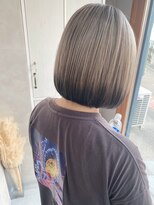 イルウィ(irwi)&nbsp;【デザインカラー】ホワイトベージュ ブラックエンドカラー ボブ