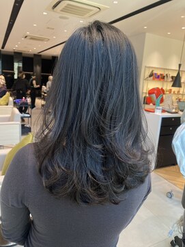 ステア ケース(stair case) 内巻きワンカールデジタルパーマ艶々トリートメント