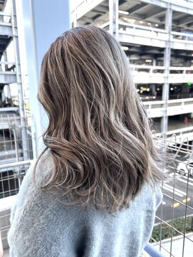 ソイルアヴェダ ららぽーと沼津店(SoilAVEDA) たっぷりハイライト_アッシュグレー