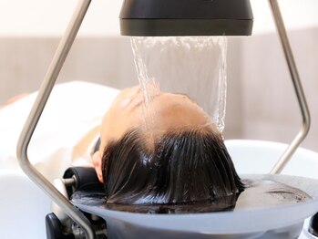 ボナミ 西日暮里店の写真/日々の疲れを癒してくれる贅沢なヘッドスパで、頭皮の汚れを落とし、髪も心も癒される贅沢時間♪
