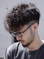 イズバイフィフス(is by fifth) スペインカールフェードカットラルフカールラフカール刈り上げ