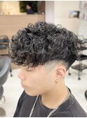 スペインカールスパイラルパーマツーブロック刈り上げフェード