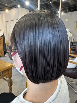 レイリー(LAiLy) 切りっぱなしミニボブ