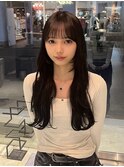 黒髪レイヤーカット顔まわりレイヤー黒髪ロング袋町